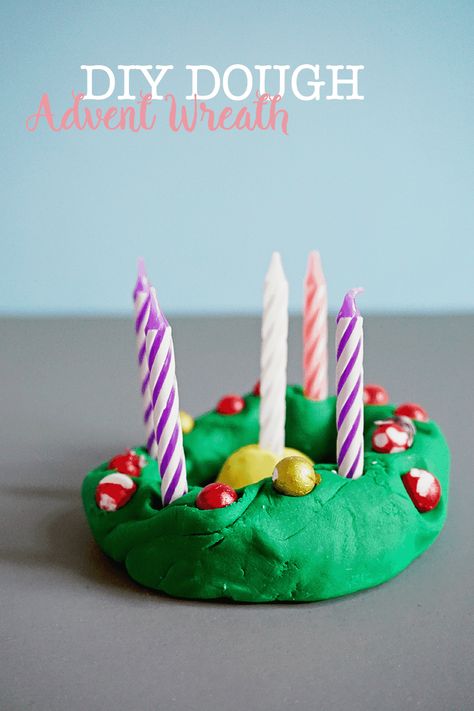 Preschool Advent, Homemade Advent Wreath, Diy Dough, Wreath Advent, Advent Wreath Diy, Christmas Sunday School, Advent Crafts, Christmas Advent Wreath, Sweet Days