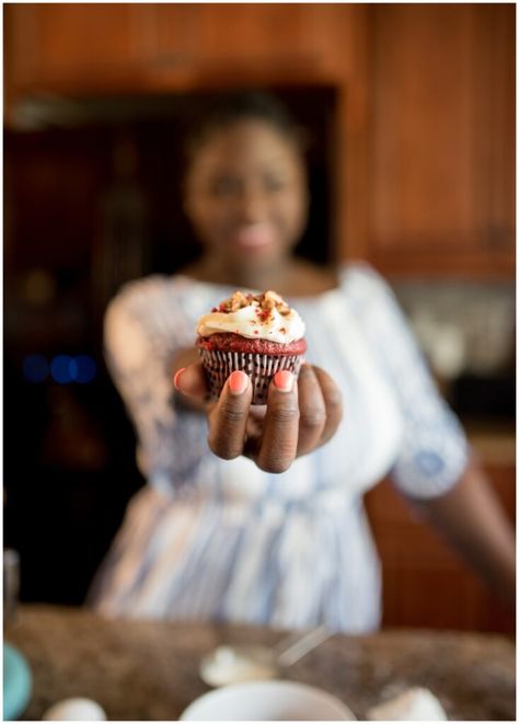 Tamesha B. | Mesha's Sweet Treats - Denise Benson Photography Cake Maker Photography, Pastry Lifestyle Photography, Home Bakery Photography, Home Bakery Photoshoot, Bakery Branding Photoshoot, Baker Branding Photoshoot, Confectionery Photography, Clay Branding, Bakery Photoshoot Ideas