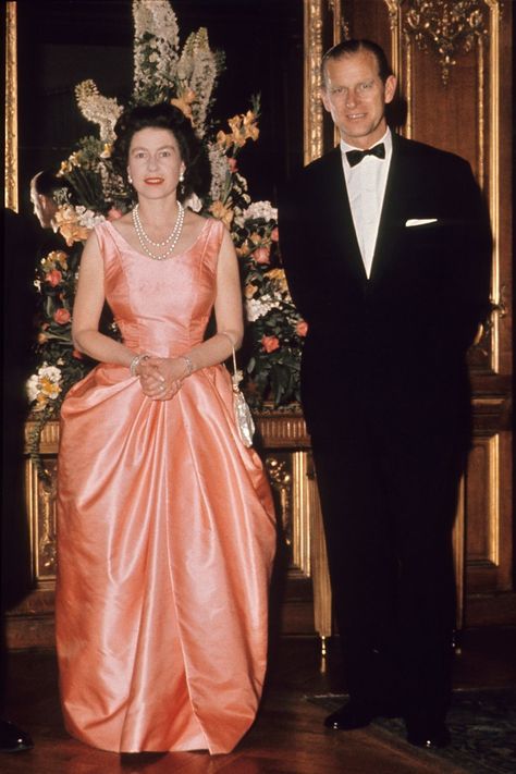 Take a look back at the style of a royal fashion icon Night Out In London, Young Queen Elizabeth, Rainha Elizabeth Ii, English Royal Family, Reine Elizabeth Ii, Hm The Queen, Royal Family England, Elisabeth Ii, Estilo Real