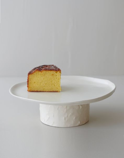 Cake Plate Ceramic, Pottery Cake Plate, Ceramic Cake Plate, Pottery Cake Stand, Ceramic Cake Stand, Stucco Texture, Diy Cake Stand, House Ceramic, Cake Stand Ceramic