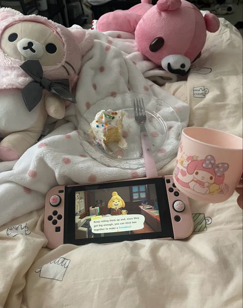 Kawaii Lifestyle Aesthetic, Little Spaces Ideas, Board Games Aesthetic, Chilling Aesthetic, Video Games Aesthetic, Video Game Aesthetic, Softie Aesthetic, Kawaii Friends, Sanrio Mymelody