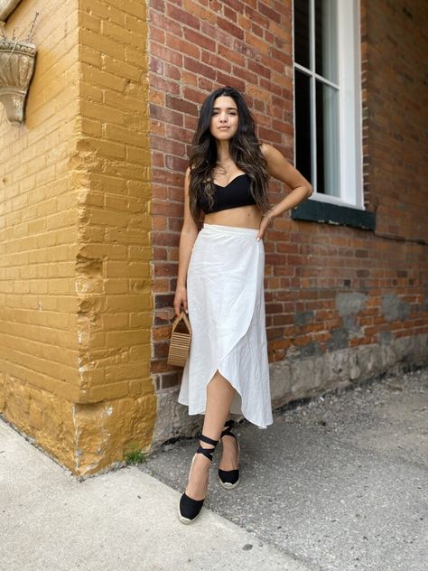 Samantha Guerrero, Wrap Skirt Outfit, Linen Skirts, Aritzia Skirt, Linen Wrap Skirt, White Linen Skirt, Summer Pieces, Beautiful Bra, Linen Skirt