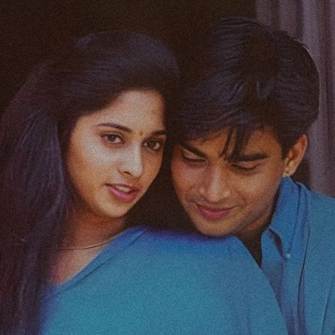 Alaipayuthey Images, Alai Payuthey, Tamil Aesthetic, Mani Ratnam, Cute Movie Scenes, Movie Pic, Indian Cinema, Desi Girl, Still In Love