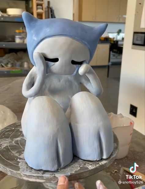 Emotional Clay Sculpture, Indie Clay Art, Creepy Clay Art Easy, Funky Clay Art, Creepy Clay Ideas, Air Dry Clay Figurine, Weird Clay Art, Weird Sculptures, Air Dry Clay Figures