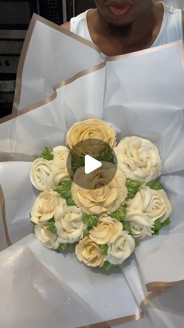 Michael Self on Instagram: "✨Cupcake Bouquet✨  I am back with another one of my beautiful classic bouquets. This one I really enjoyed making.   If you’re wanting to learn how to decorate your cupcakes like these, make sure you go to my website and sign up for the online course today.   Who’s ready to learn how to pipe?" Cupcake Bouquet Ideas, How To Make Cupcake Bouquets, Cupcakes Bouquet Ideas, How To Decorate Cupcakes, Cupcake Bouquets, Bouquet Cupcakes, Flower Cupcakes Bouquet Tutorials, Bouquet Cake, Bouquet Cupcakes Ideas