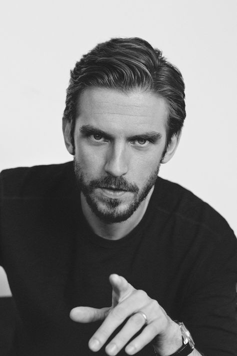 Dan Stevens shot by Bruno Staub for the cover of The Happy Reader Winter 2014. Retouched by Imag'in Productions. Dan Stevens Legion, Matthew Crawley, Dan Stevens, British Men, British Actors, Downton Abbey, Famous Faces, Male Beauty, Beauty And The Beast