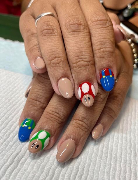 Mario Brothers Nails, Video Game Nails Designs, Easy Character Nail Art, Mario And Luigi Nails, Mario Nail Designs, Mario Nails Art, Luigi Nails, Yoshi Nails, Gaming Nails