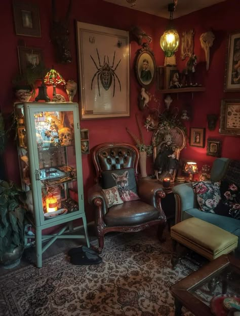 Moody Bohemian Decor, Vintage Goth Home Aesthetic, Wizard Aesthetic Decor, 1920s House Decor, Dark Maximalist Living Room, Maximalist House Aesthetic, Gothic Victorian Homes Interior, Old Victorian Homes Interior Bedrooms, 70s Eclectic Decor