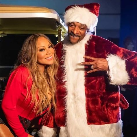 Hip Hop Christmas, Hip Hop 90s, Mariah Carey, Barnes And Noble, Old School, Pop Culture, Fur Coat, Hip Hop, Instagram Photos