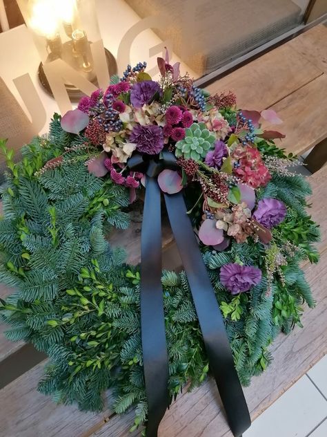 Grave Christmas Wreaths, Grave Wreaths, Christmas Floral Arrangements For Graves, Cemetary Flower Blanket, Floral Cemetary Blanket, Burgandy Spring Wreath, Grave Flowers, Homemade Birthday, Deco Floral