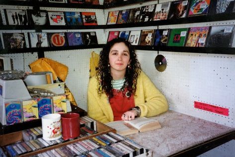 Brighton Subculture in the Mid-1990s Through Amazing Photos ~ Vintage Everyday Skinhead Girl, Acid House, Vintage Everyday, Record Shop, Photos Vintage, Uncle Sam, The 1990s, Prince Albert, Beach Combing