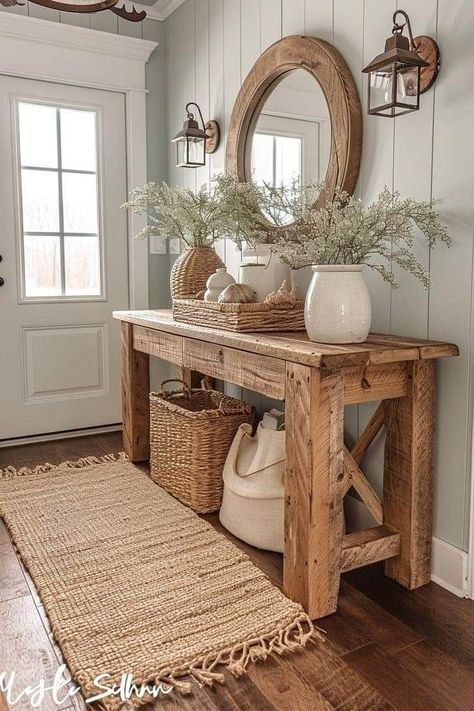 Timber Cottage Interiors, Country Style Entry Way, Farmhouse Foyer Ideas Entryway, Knysna, Entryway Table Decor, Country House Interior, Hallway Design, Foyer Decor, Home Entrance Decor