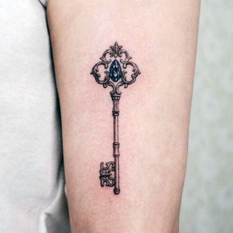 Top 99+ Key Tattoos For Females Vintage Keys Tattoo, Old Fashion Key Tattoo, Fine Line Key Tattoo, Key Tattoo Placement, Steampunk Key Tattoo, Key Tattoo Designs Vintage, Key Tattoos For Women, Old Key Tattoo, Vintage Key Tattoos