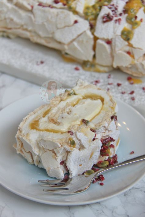 Lemon Meringue Roulade! - Jane's Patisserie Lemon Meringue Roulade, Lemon Roulade, Meringue Roulade, Roulade Recipe, Janes Patisserie, Meringue Desserts, Chocolate Raspberry Cheesecake, Meringue Recipe, Pavlova Recipe