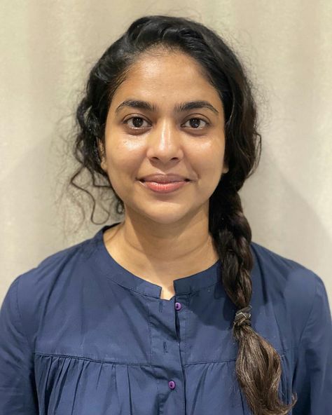 Passport Size Photo Women, Passport Size Photo, Aakanksha Singh, Spool Knitting, Simple Frocks, Actress Without Makeup, Texas Roadhouse, Arabian Beauty, Arabian Beauty Women