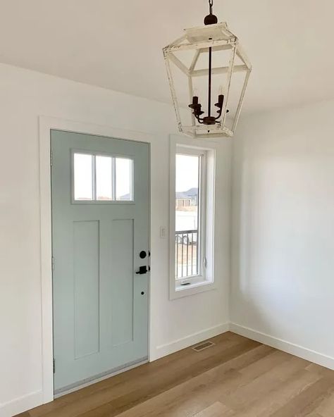 Benjamin Moore Chantilly Lace Hallway Chantilly Lace Vs Alabaster, Chantilly Lace Benjamin Moore Walls, Chantilly Lace Paint, Benjamin Moore Chantilly Lace, Chantilly Lace Benjamin Moore, Lace Painting, Alabaster White, Cape House, Paint Colours