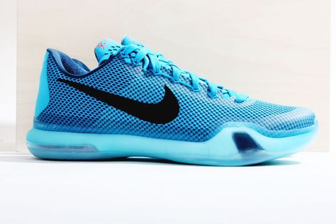 Bleu Lagoon Nike Kobe 10 X Basketball Shoes Kobe, Nike Heels, Kobe 10, Nike Runners, Mode Shoes, Adidas Shoes Outlet, Nike Zoom Kobe, Kobe Shoes, Nike Design