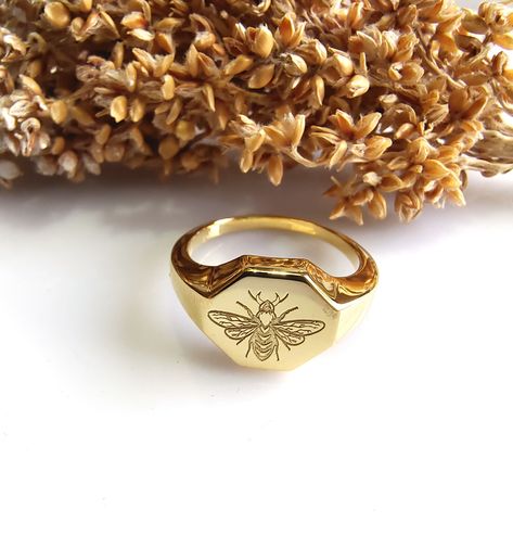 Bee Signet Ring, Bee Rings, Bridgerton Vibes, Honey Bee Jewelry, Manchester Bee, Bumble Bee Jewelry, Queens Jewels, Bee Lover Gifts, Jewelry Photography Styling