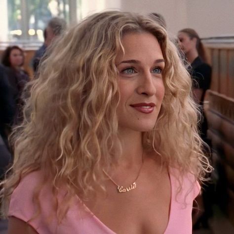 Carrie Bradshaw Hair, Carrie Bradshaw Style, Carrie Bradshaw, Dream Hair, Aesthetic Hair, Wavy Hair, Hair Looks, Hair Goals, New Hair