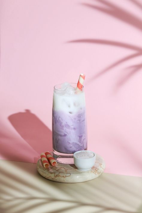 What Does Taro Taste Like? - My Vegan Minimalist Taro Drink, Taro Smoothie, Taro Bubble Tea, Taro Boba, Vegan Minimalist, Bubble Boba, Taro Root, Boba Pearls, Root Veggies