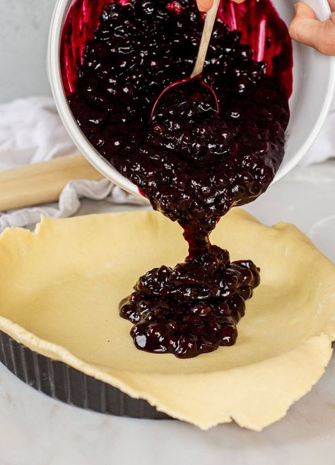 cooked blueberry pie filling Blueberry Pie With Frozen Blueberries, Easy Blueberry Pie Recipe, Frozen Blueberry Pie, Frozen Blueberry Recipes, Blueberry Pie Filling Recipes, Berry Pie Filling, Easy Blueberry Pie, Homemade Blueberry Pie, Blueberry Desserts Recipes