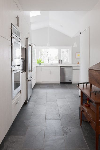 Slate Tile Floor Kitchen, Floor Kitchen Ideas, Black Tiles Kitchen, Grey Tile Kitchen Floor, Slate Floor Kitchen, Black Slate Floor, Grey Slate Tile, Grey Kitchen Tiles, Kitchen With White Cabinets