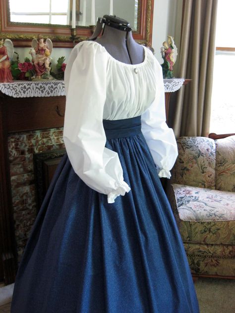 Victorian Era Dresses Simple, Victorian Era Clothing, Blue Victorian Dress, 1800 Dress, 1840 Dress, Princess School, Blue Vintage Dress, Victorian Era Dresses, Pioneer Dress