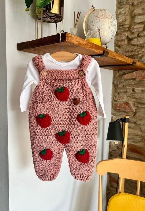 Crochet Childrens Clothes, Crocheted Baby Clothes, Crochet Toddler Clothes, Crochet Baby Things, Crochet Baby Ideas, Crochet Baby Stuff, Crochet Ideas For Baby, Baby Crochet Clothes, Crochet Baby Clothes Free Patterns