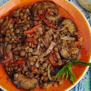 Turkish Food Traditional, Mediterranean Living, Green Lentils, Lentil Recipes, Persian Food, Eggplant Recipes, Middle Eastern Recipes, Turkish Recipes, Mediterranean Recipes