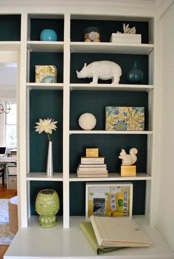 love what john & sherry have done with their built-ins.  that dark blue is killer. Chinoiserie Diy, Painted Built Ins, House Tweaking, Painted Bookshelves, Young House, Bookcase Styling, Farmhouse Side Table, Young House Love, Bookshelf Styling