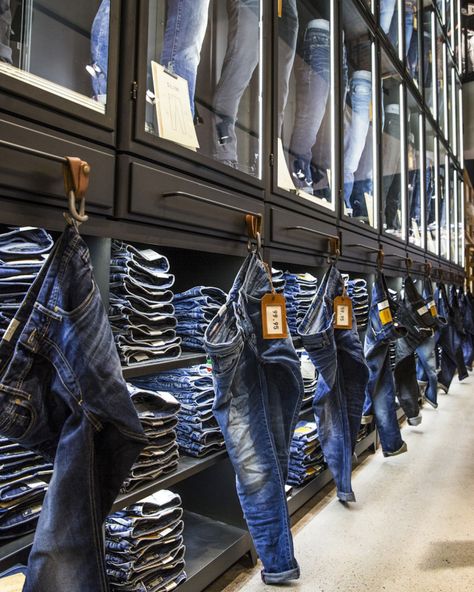 Jack & Jones store by Riis Retail, Bremen – Germany » Retail Design Blog Denim Display, Germany Fashion, Clothing Store Displays, Bremen Germany, Clothing Store Design, Visual Merchandising Displays, Jeans Store, Clothing Displays, Jack And Jones