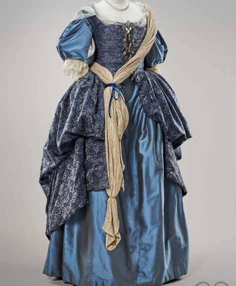 17th Century Fashion Women, 17th Century Gown, Baroque Gown, 1660s Fashion, 17th Century Dress, 17th Century Clothing, 16th Century Fashion, Baroque Dress, 17th Century Fashion