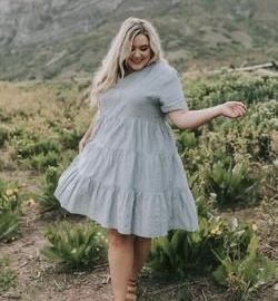 Hannah Glenn | 📖: A Highlander for Hannah by Mary Warren Plus Size Fotografie, Plus Size Photography, Dresses For Apple Shape, Plus Size Posing, Senior Photo Outfits, Vestido Plus Size, Estilo Preppy, Plus Size Beauty, Plus Size Summer