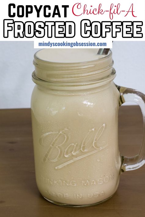 Best Easy Copycat Chick-fil-A Frosted Coffee Recipe - Mindy's Cooking Obsession Frosted Coffee Recipe, Coffee Frosting Recipe, Cold Coffee Drinks Recipes, Coffee And Vanilla, Frosted Coffee, Coffee Milkshake, Beverage Recipes, Refreshing Food, Soft Serve Ice Cream