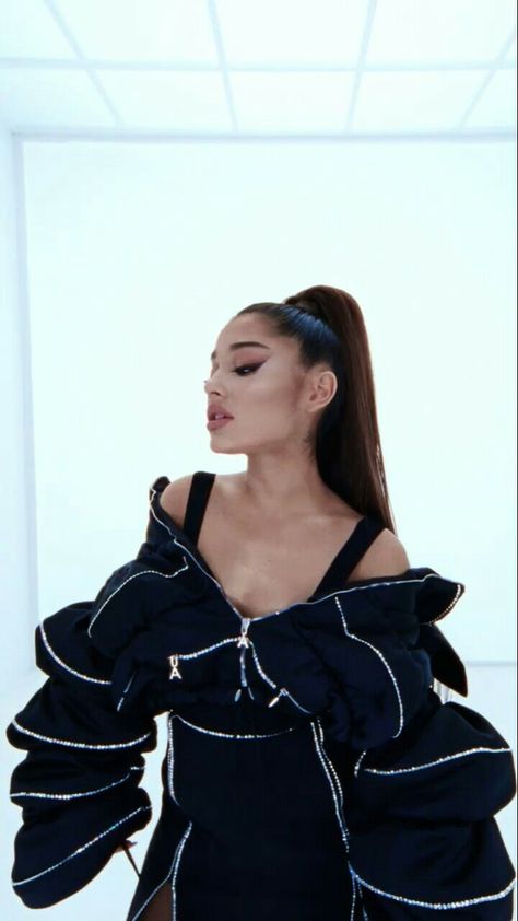 Estilo Madison Beer, Ariana Grande Album, Ariana Grande Music Videos, Ariana Grande Songs, Ariana Video, Ariana Grande Gif, Ariana Grande Outfits, Ariana Grande Fans, Ariana Grande Cute