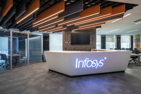 Infosys Consulting Offices - Bucharest - Office Snapshots Lobby Interior Design, Off Campus, Cozy Furniture, Floor Texture, Innovation Centre, Acoustic Solutions, Lobby Interior, Reception Design, Reception Desk