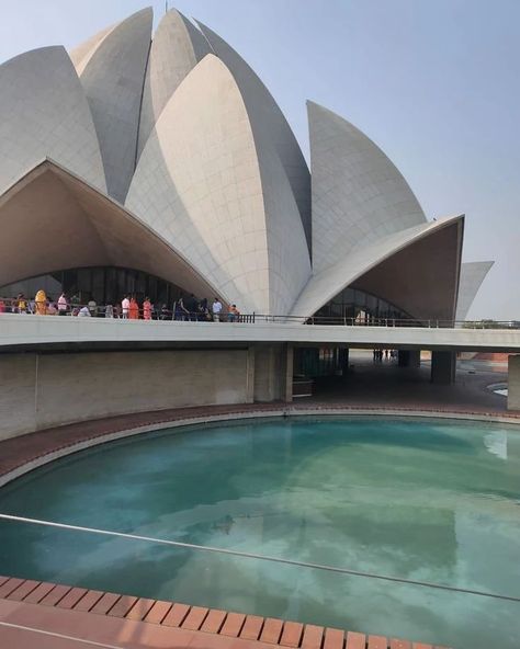 Lotus Temple Photography, Delhi Instagram Story, Jaipur Photoshoot, Lotus Temple Delhi, Delhi Architecture, Delhi Photography, India Places, Mumbai Travel, Delhi City