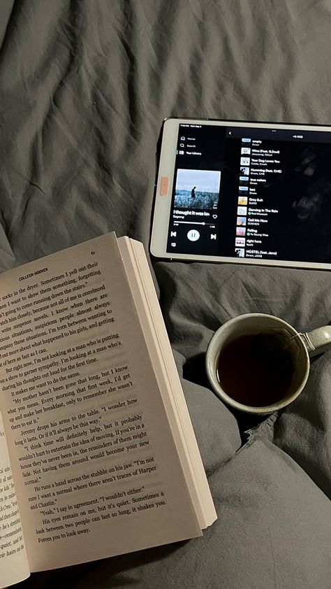 Night Cozy Aesthetic, Aesthetic Reading, Reading Motivation, Psychology Student, Home Aesthetic, Cozy Aesthetic, Study Motivation Inspiration, Foto Ideas Instagram, Studying Inspo