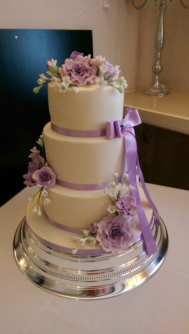 Lilac wedding cake - keeley cake Lilac Wedding Cake, Wedding Cakes Lilac, Quince Cakes, Quinceanera Cakes, Purple Wedding Cakes, 16 Birthday Cake, Dream Wedding Cake, Special Cakes, Lilac Wedding