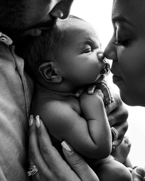 In Home Newborn Session Black Family, Dark And Moody Newborn Photography, Edgy Newborn Photos, Black And White Newborn Photos, Newborn And Parents Photography, Black And White Newborn Photography, Black Newborn Photoshoot, Newborn Family Shoot, Newborn Family Photoshoot