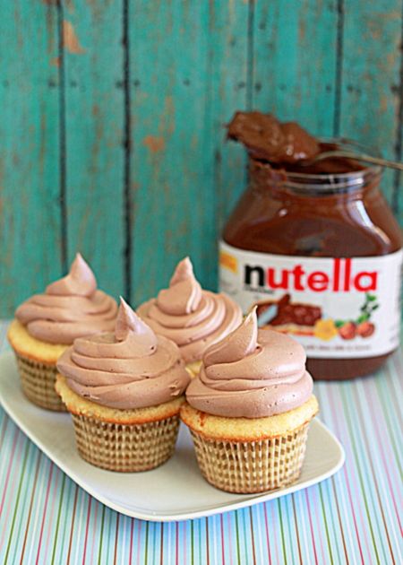 Fluffy Nutella Buttercream Frosting | Kitchen Treaty Nutella Buttercream Frosting, Cupcake Receptek, Nutella Buttercream, Torte Cupcake, Cupcakes Decorados, Buttercream Frosting Recipe, Nutella Recipes, Yummy Sweets, Frosting Recipes