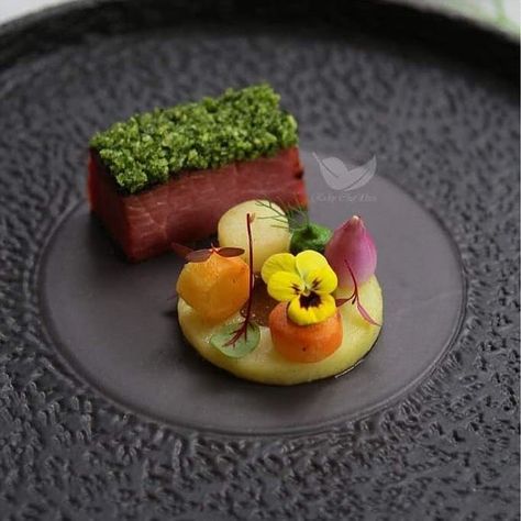 Restaurants Recipes, Chef Dishes, Food Plating Techniques, Gourmet Food Plating, Decorações Com Comidas, Bistro Food, Fine Dining Recipes, Slow Cooked Beef, American Dishes