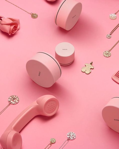 Pink Gif, 보고서 디자인, Creation Photo, Content Calendar, Motion Design Video, Cosmetics Photography, Beauty Products Photography, Video Studio, Motion Graphics Design