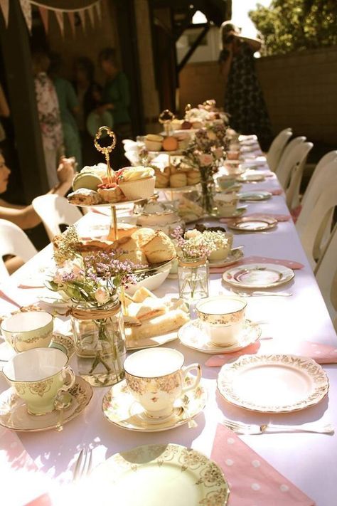 Great for thanksgiving!! Hens Party High Tea, High Tea Birthday Party Ideas, High Tea Sweet 16, Afternoon Tea Hen Party, Bachelorette High Tea, Bridal Shower Afternoon Tea, High Tea Wedding Reception, High Tea Baby Shower Ideas, Winter High Tea