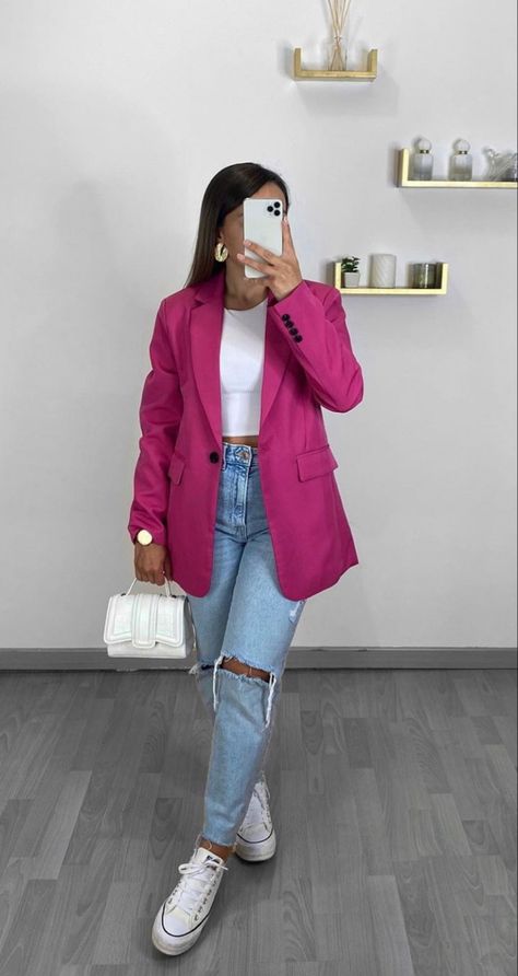 Fuschia Skirt Outfit, Blazer Fucsia Outfit Casual, Outfit Avec Blazer, Outfit Con Blazer Rosa, Blazer Rosa Outfit, Pink Style Outfit, Casual Outfits Blazer, Trendy Blazer Outfits, London Spring Fashion