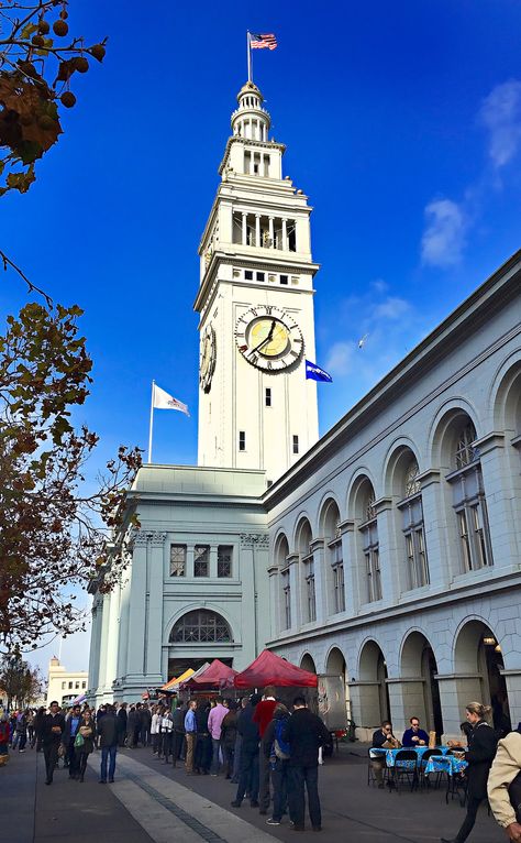 San Francisco Landmarks, Ferry Building Marketplace, San Francisco Ferry Building, San Francisco Photography, Historic Places, San Fran, Places Around The World, Travel Food, Living Design