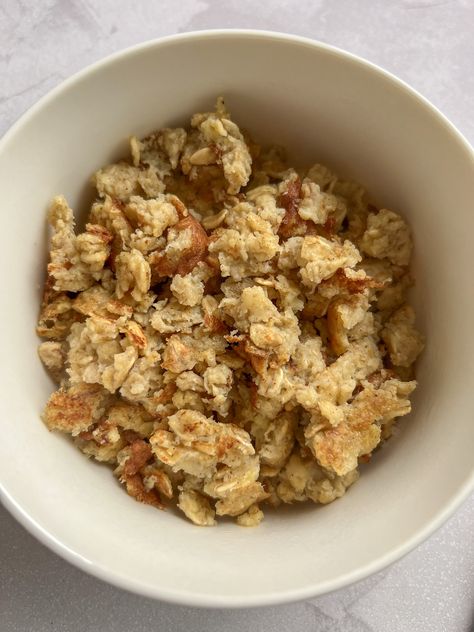 Scrambled Oats (Pan Fried Oatmeal) Meals With Oatmeal, Eggs In Oatmeal, Scrambled Banana Oats, Cooked Oats Breakfast, Fried Oatmeal Recipes, Scrambled Oats No Egg, Protein Scrambled Oats, Scrambled Oats No Banana, Sprouted Oats Recipes