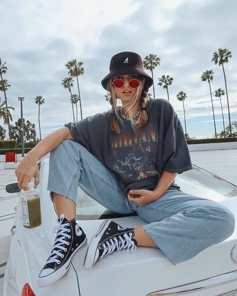 Streetwear Fashion Bucket Hat, Rave Bucket Hat Outfit, Checkered Bucket Hat Outfit, Summer Outfits Bucket Hat, Bucket Hat Concert Outfit, Casual Bucket Hat Outfit, Bucket Cap Outfit, Hat And Sunglasses Outfit, Bucket Hat Outfit Spring