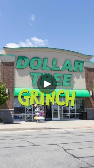 Christmas Parade Float Ideas Theme Grinch, Dollar Tree Grinch Tree, Christmas Grinch Decor Ideas, Diy Grinch Gifts, 49ers Christmas Tree Ideas, Diy Grinch Christmas Ornaments, Grinch Door Ideas, Dollar Tree Xmas Decor, Diy Grinch Tree Topper