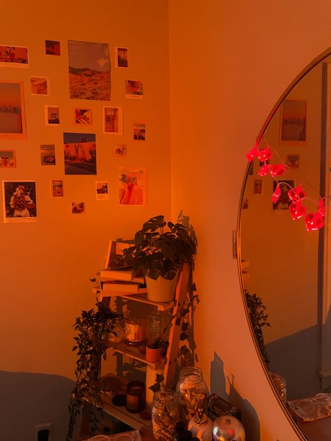 Aesthetic Orange Bedroom, Aesthetic Art Pictures, Cozy Photos, Small Posters, Collage Kit Aesthetic, Prints For Bedroom, Calm Room, Horror Photos, Orange Icons:)